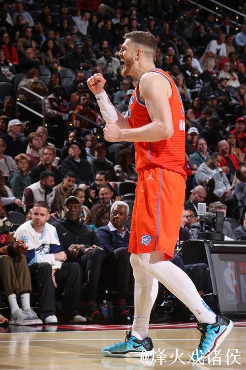 亚历山大32分领衔,哈腾21+8助阵,雷霆击败火箭挺进决赛 亚历山大32分领衔,哈腾21+8助阵,雷霆击败火箭挺进决赛